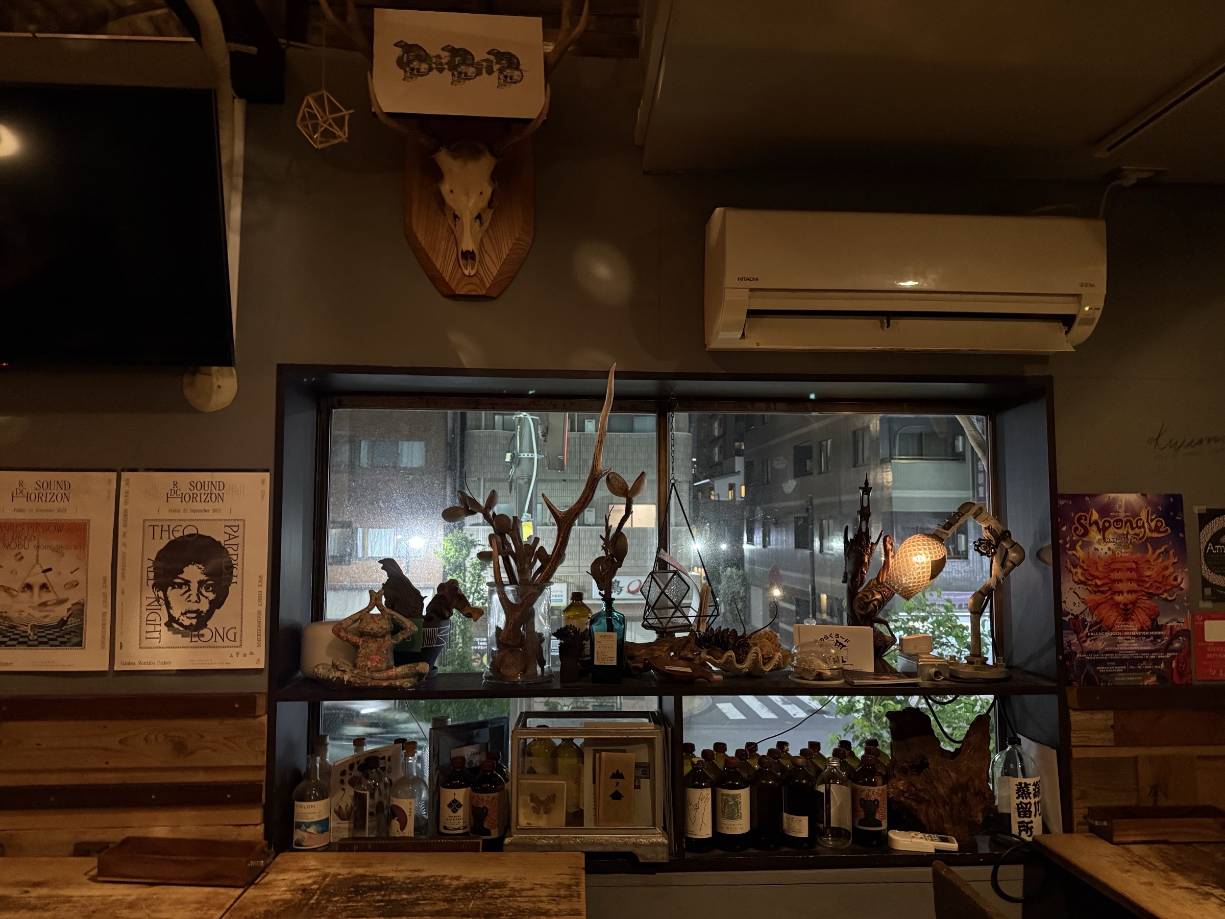 BAR NICO 店内